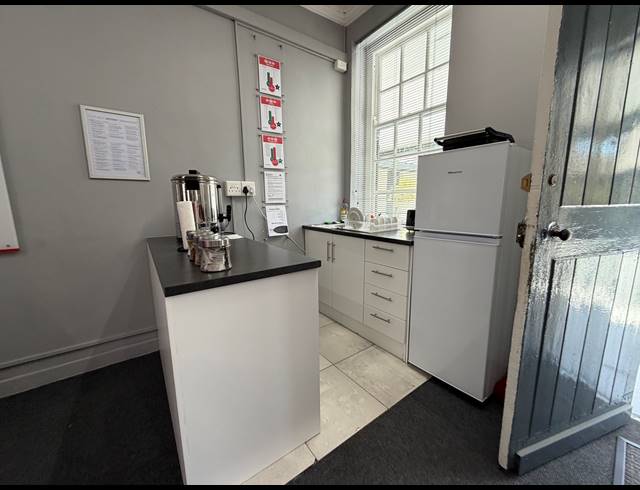 571M² OFFICE TO LET IN PAARDEVLEI